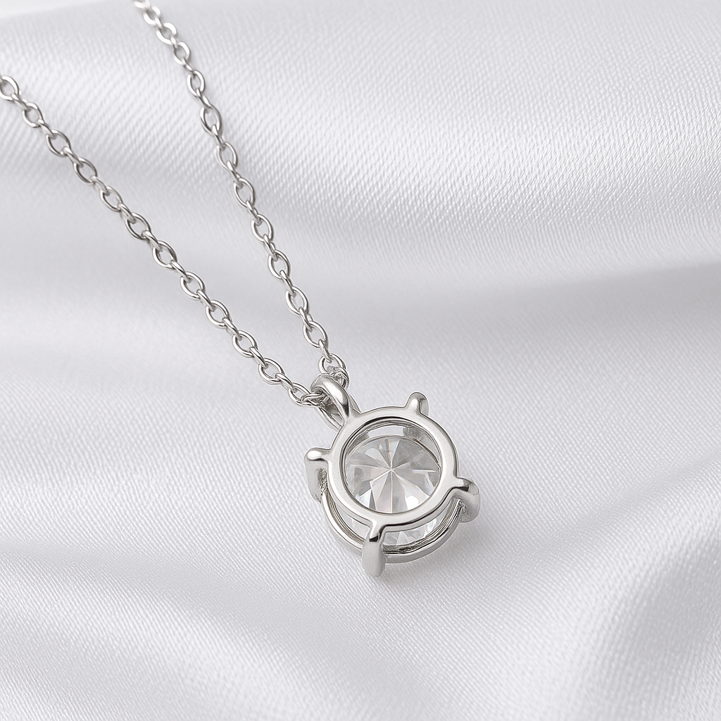 ✨ Sparkling VVS1 Diamond Necklace – Elegantly Crafted in 18K Gold