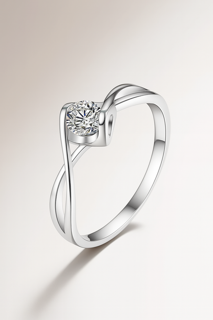 GlowHeart – Classic Engagement Ring for Women