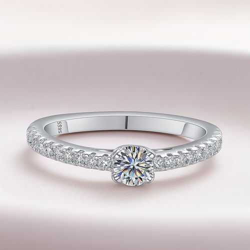 Luna 0.3CT Moissanite Ring – 925 Silver