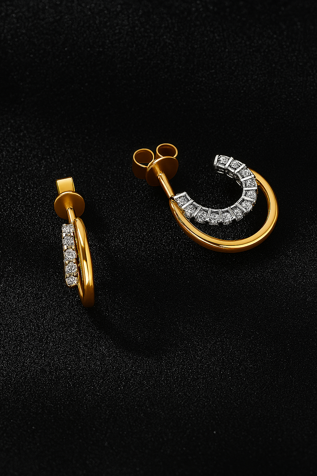 Royale Circle – 14K Gold Moissanite Earrings