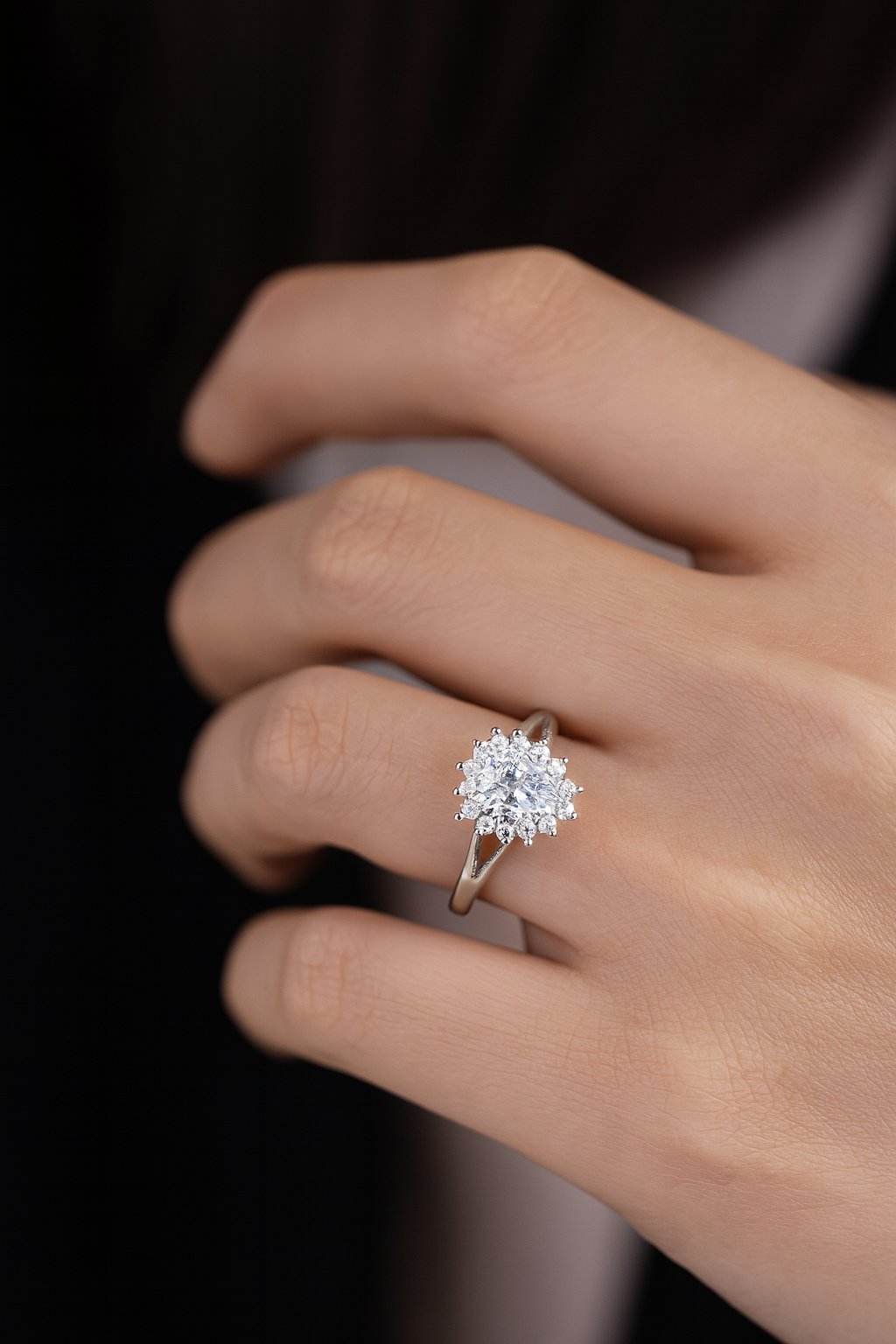 925 Silver Moissanite Flower Ring – Elegant Gift & Wedding Jewelry