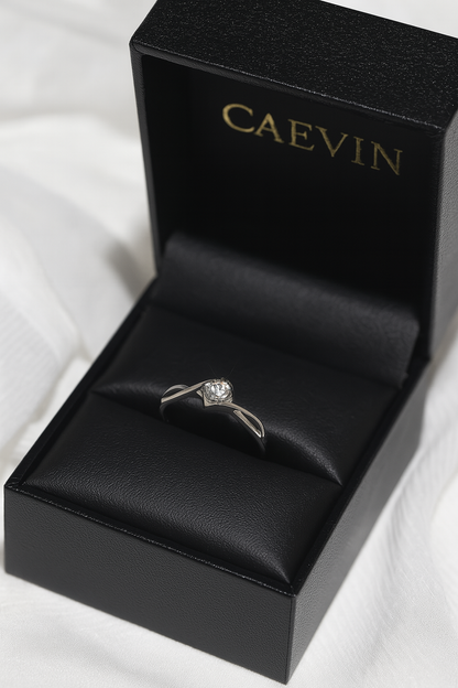 GlowHeart – Classic Engagement Ring for Women